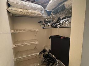 20335 W Country Club Dr 1105, Aventura FL 33180