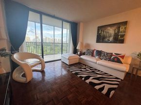 20335 W Country Club Dr 1105, Aventura FL 33180