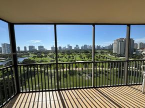 20335 W Country Club Dr 1105, Aventura FL 33180