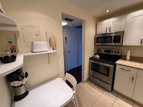 20335 W Country Club Dr 1105, Aventura FL 33180