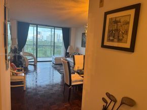 20335 W Country Club Dr 1105, Aventura FL 33180