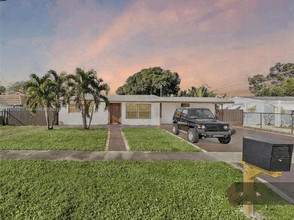 1541 SW 52nd Ave, Plantation FL 33317