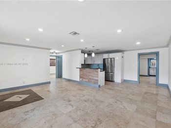 1541 SW 52nd Ave