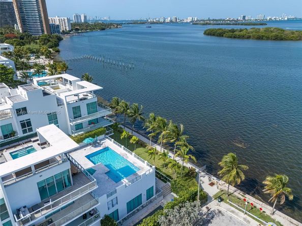 720 NE 62nd St 403, Miami FL 33138
