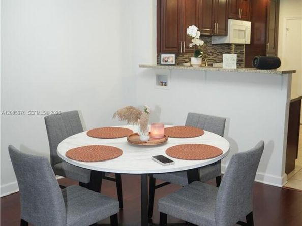 6001 N Falls Cir Dr 203, Lauderhill FL 33319