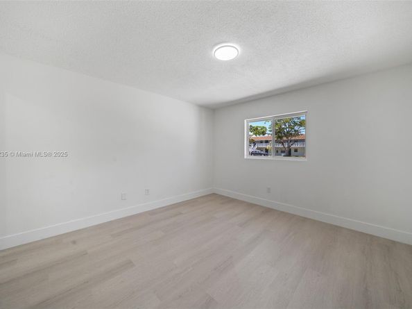 846 Foresteria Dr, Lake Park FL 33403