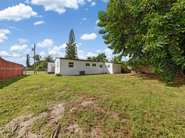 6117 NW 27th St, Margate FL 33063