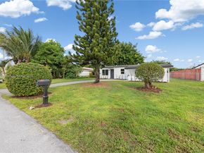 6117 NW 27th St, Margate FL 33063