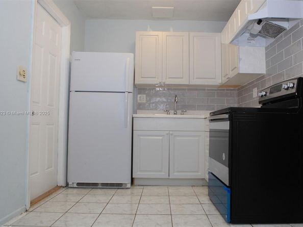 5881 NE 18th Ave, Fort Lauderdale FL 33334