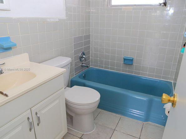 5881 NE 18th Ave, Fort Lauderdale FL 33334