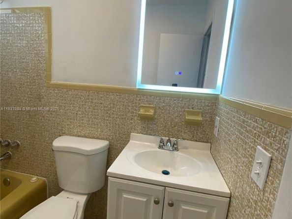 1219 N 20th Ave, Hollywood FL 33020