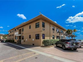 3300 N Surf Rd 17A, Hollywood FL 33019
