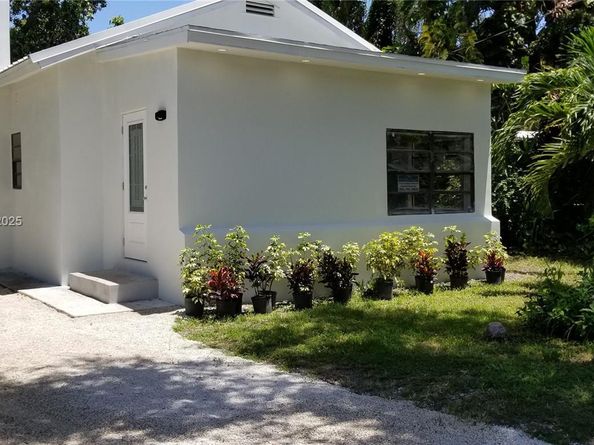 2465 NE 184th St, North Miami Beach FL 33160