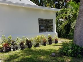 2465 NE 184th St, North Miami Beach FL 33160