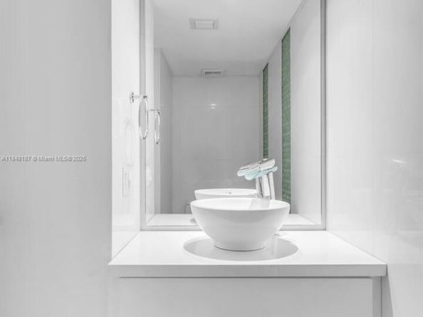 6301 Collins Ave 1903, Miami Beach FL 33141