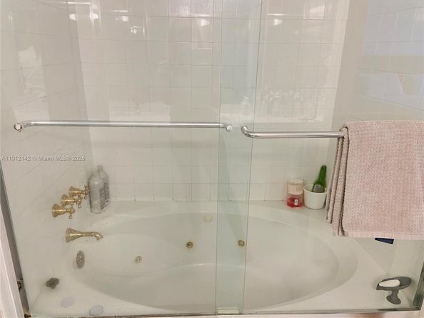 1541 Brickell Ave C608, Miami FL 33129