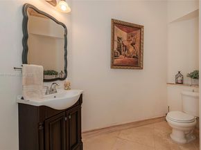 561 E Enclave Cir E, Pembroke Pines FL 33027