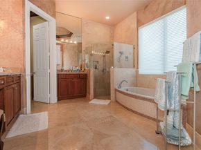 561 E Enclave Cir E, Pembroke Pines FL 33027