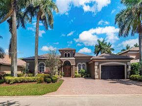 561 E Enclave Cir E, Pembroke Pines FL 33027