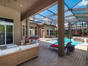 561 E Enclave Cir E, Pembroke Pines FL 33027