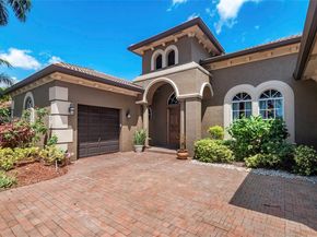 561 E Enclave Cir E, Pembroke Pines FL 33027