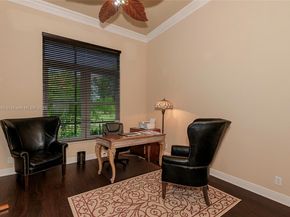 561 E Enclave Cir E, Pembroke Pines FL 33027