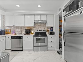 949 SW 113th Ter, Pembroke Pines FL 33025