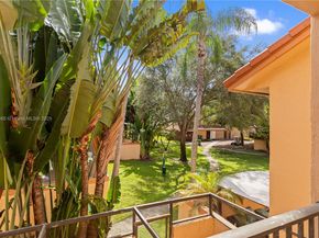 949 SW 113th Ter, Pembroke Pines FL 33025