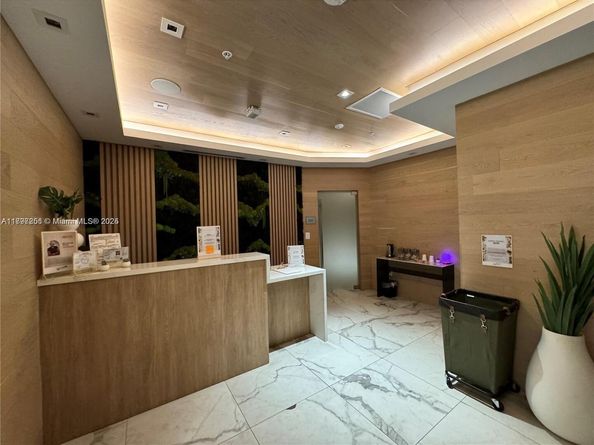 90 SW 3rd St 3601, Miami FL 33130