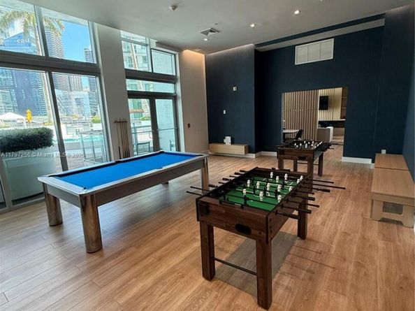 90 SW 3rd St 3601, Miami FL 33130