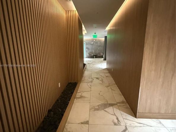 90 SW 3rd St 3601, Miami FL 33130