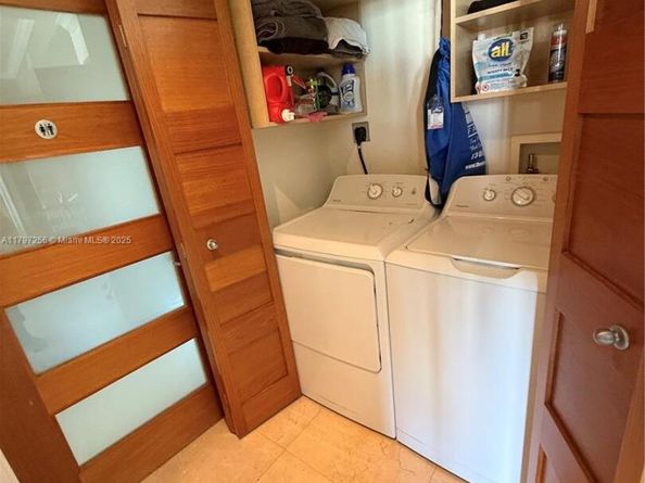 90 SW 3rd St 3601, Miami FL 33130