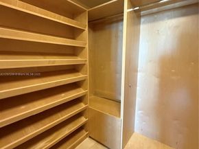 90 SW 3rd St 3601, Miami FL 33130