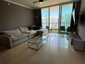 90 SW 3rd St 3601, Miami FL 33130