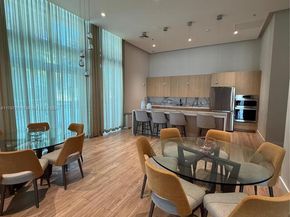 90 SW 3rd St 3601, Miami FL 33130