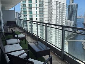 90 SW 3rd St 3601, Miami FL 33130
