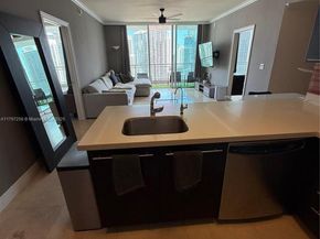 90 SW 3rd St 3601, Miami FL 33130