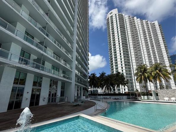 90 SW 3rd St 3601, Miami FL 33130