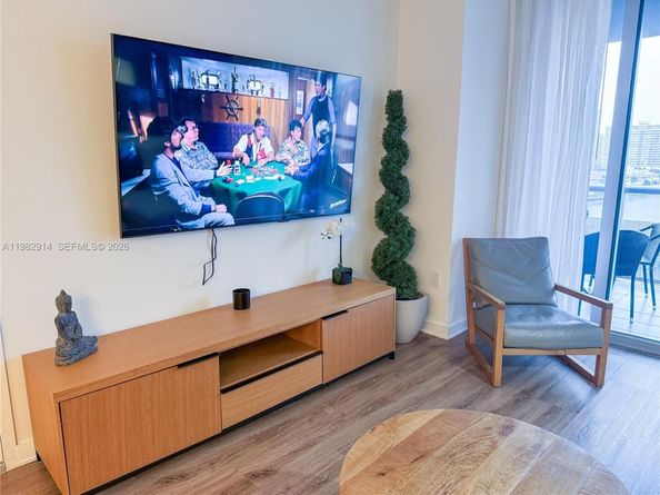 2602 E Hallandale Beach Blvd R805, Hallandale Beach FL 33009