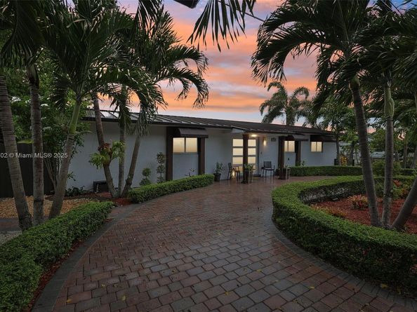 2550 SW 68th Ave, Miami FL 33155