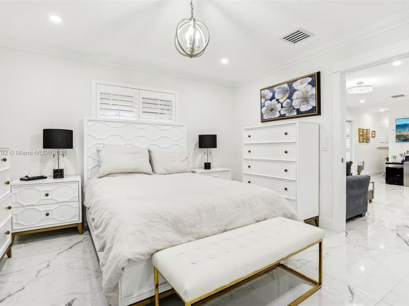 2550 SW 68th Ave, Miami FL 33155