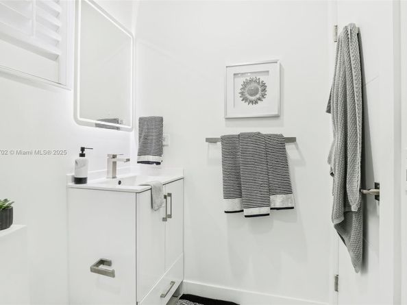 2550 SW 68th Ave, Miami FL 33155