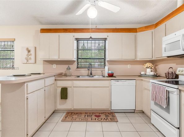 198 W 39th Pl, Hialeah FL 33012