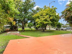 198 W 39th Pl, Hialeah FL 33012
