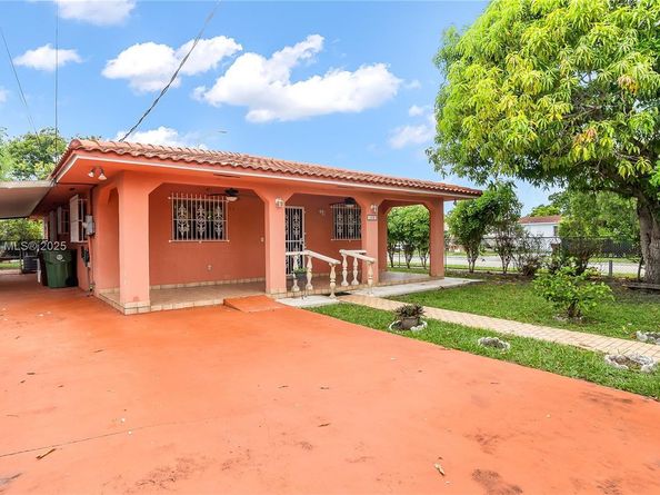 198 W 39th Pl, Hialeah FL 33012