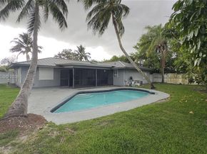 323 W Canterbury Dr W, Riviera Beach FL 33407