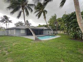 323 W Canterbury Dr W, Riviera Beach FL 33407