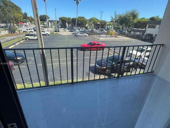 10431 N Kendall Dr D204, Miami FL 33176