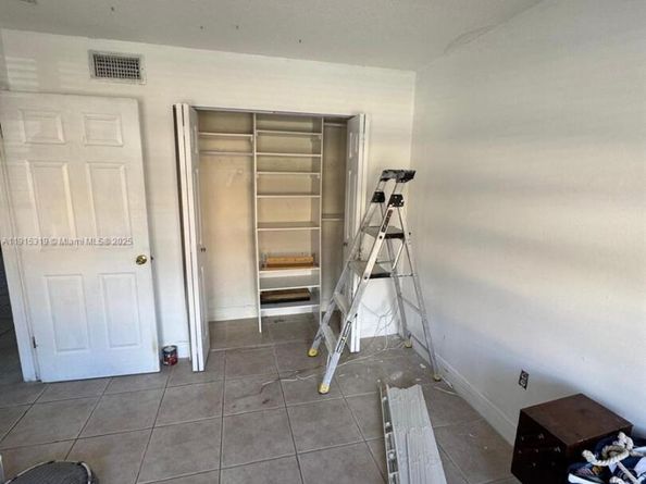 10431 N Kendall Dr D204, Miami FL 33176