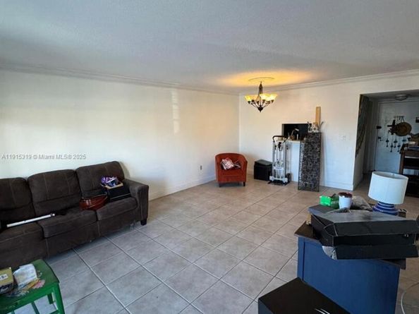 10431 N Kendall Dr D204, Miami FL 33176